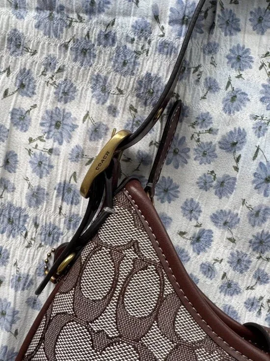 Coach Hamptons Signature Hobo Shoulder Bag - Picture 8 of 10